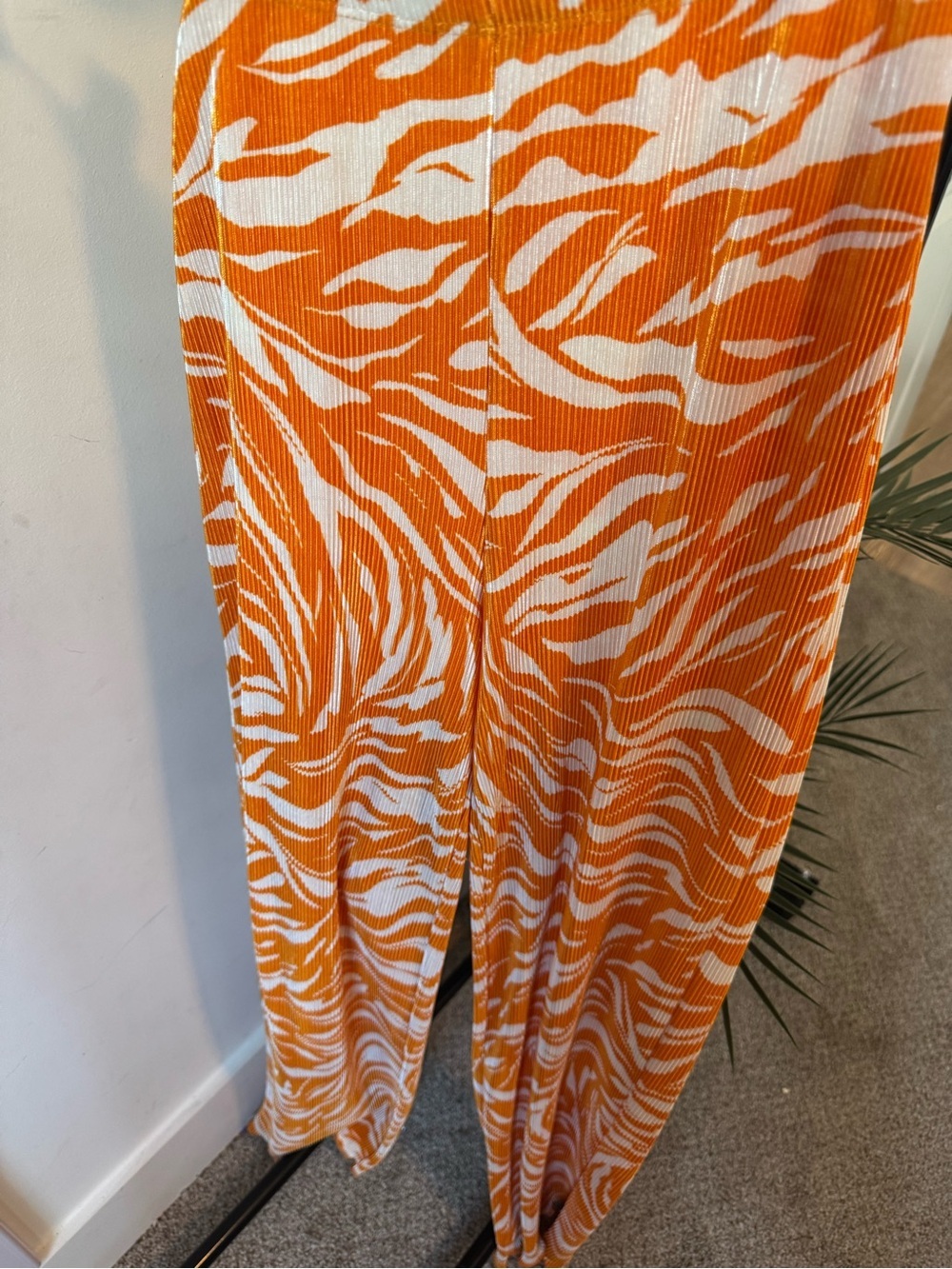 Women's Orange Zebra-Print Wide Leg Pant Set Size Small - Picture 3 of 4